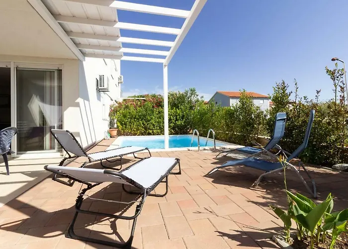 Samba With Private Pool