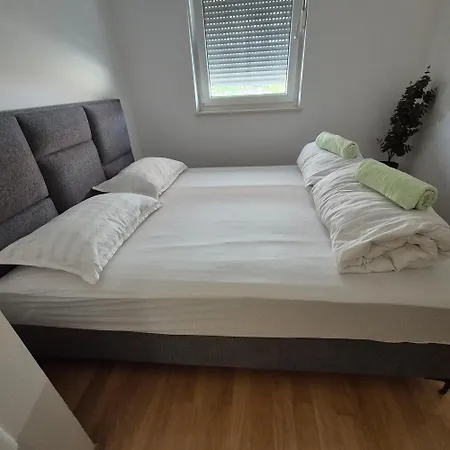 Samba With Private Pool Apartment Privlaka (Zadar)