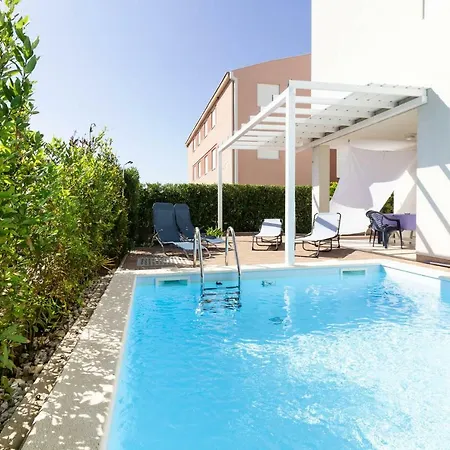 Samba With Private Pool