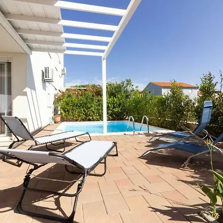 Samba With Private Pool