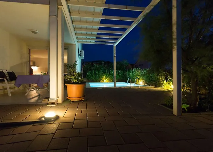 Samba With Private Pool Appartement Privlaka (Zadar)