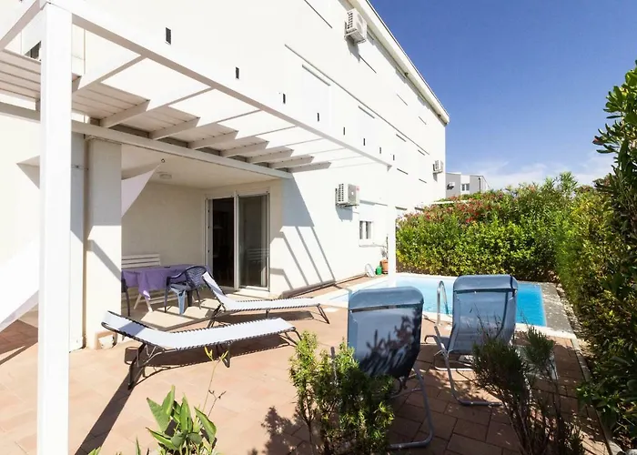 Samba With Private Pool